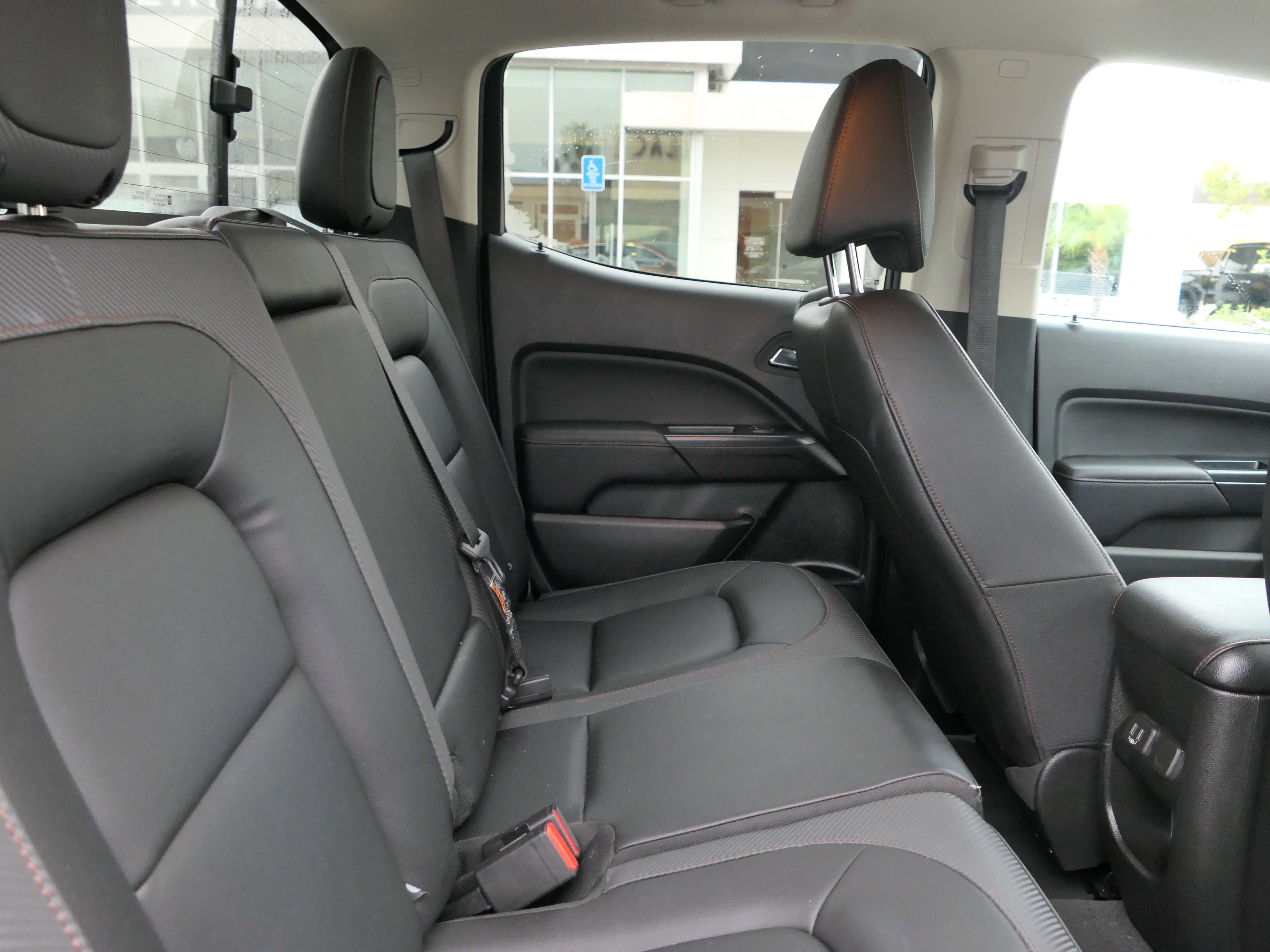 Used 2022 GMC Canyon AT4 image 24