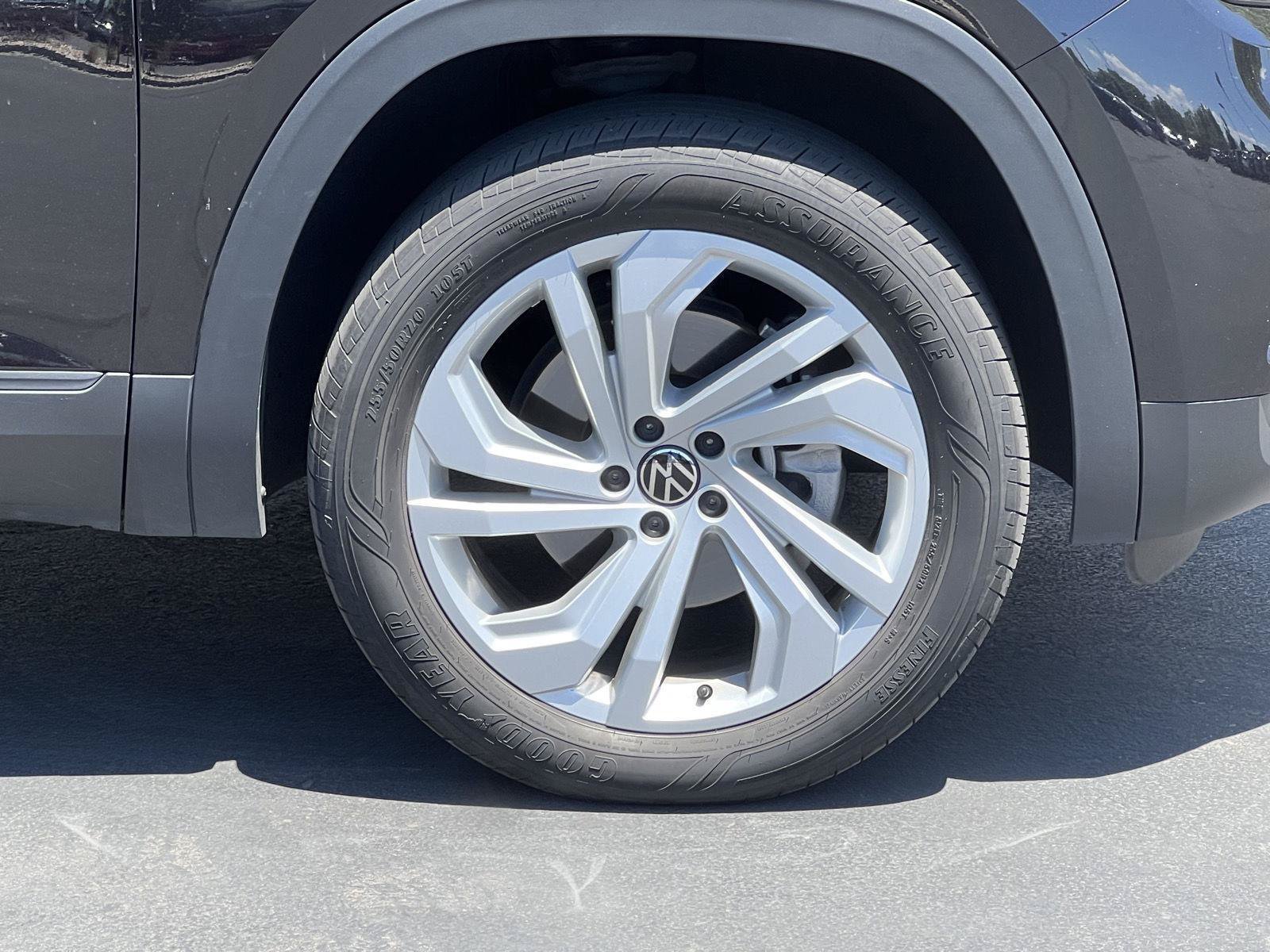 Used 2023 Volkswagen Atlas SE w/ Panoramic Sunroof Package AWD/4WD image 16
