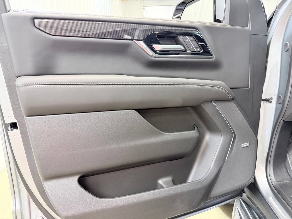 New 2026 GMC Yukon XL Elevation w/ Elevation Premium Package AWD/4WD image 8