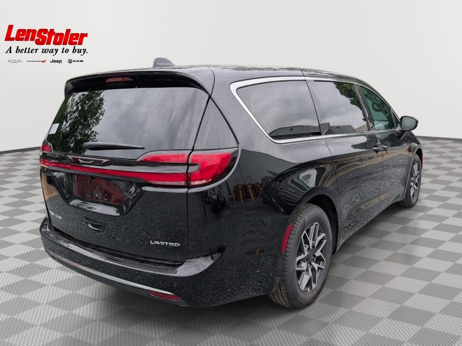 New 2027 Chrysler Pacifica Limited FWD image 3