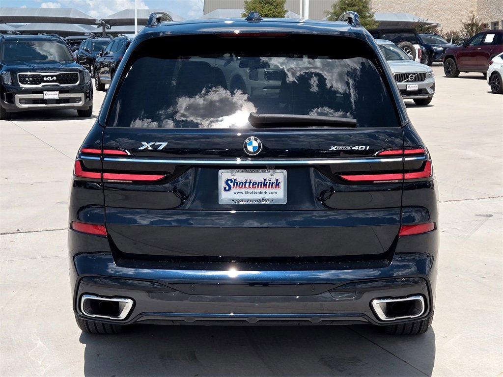 Used 2025 BMW X7 xDrive40i w/ M Sport Package image 7