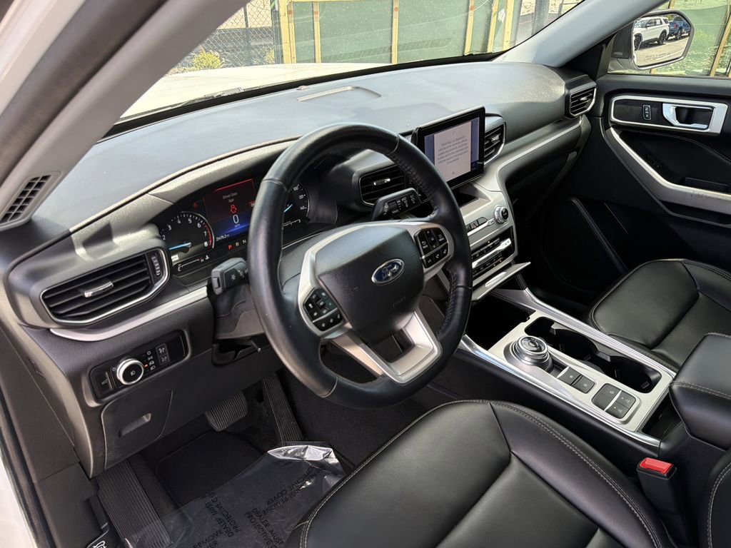 Certified 2022 Ford Explorer XLT w/ Equipment Group 202A image 19