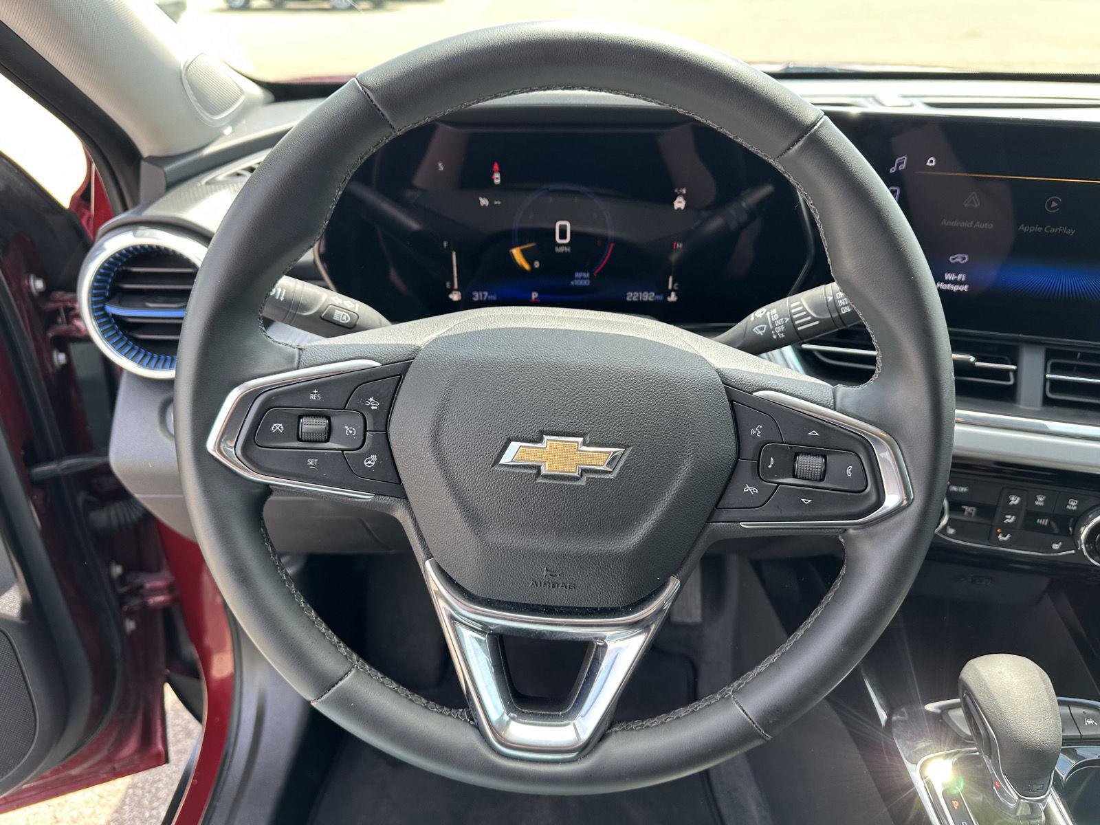Used 2025 Chevrolet Trax LT w/ LT Convenience Package FWD image 22