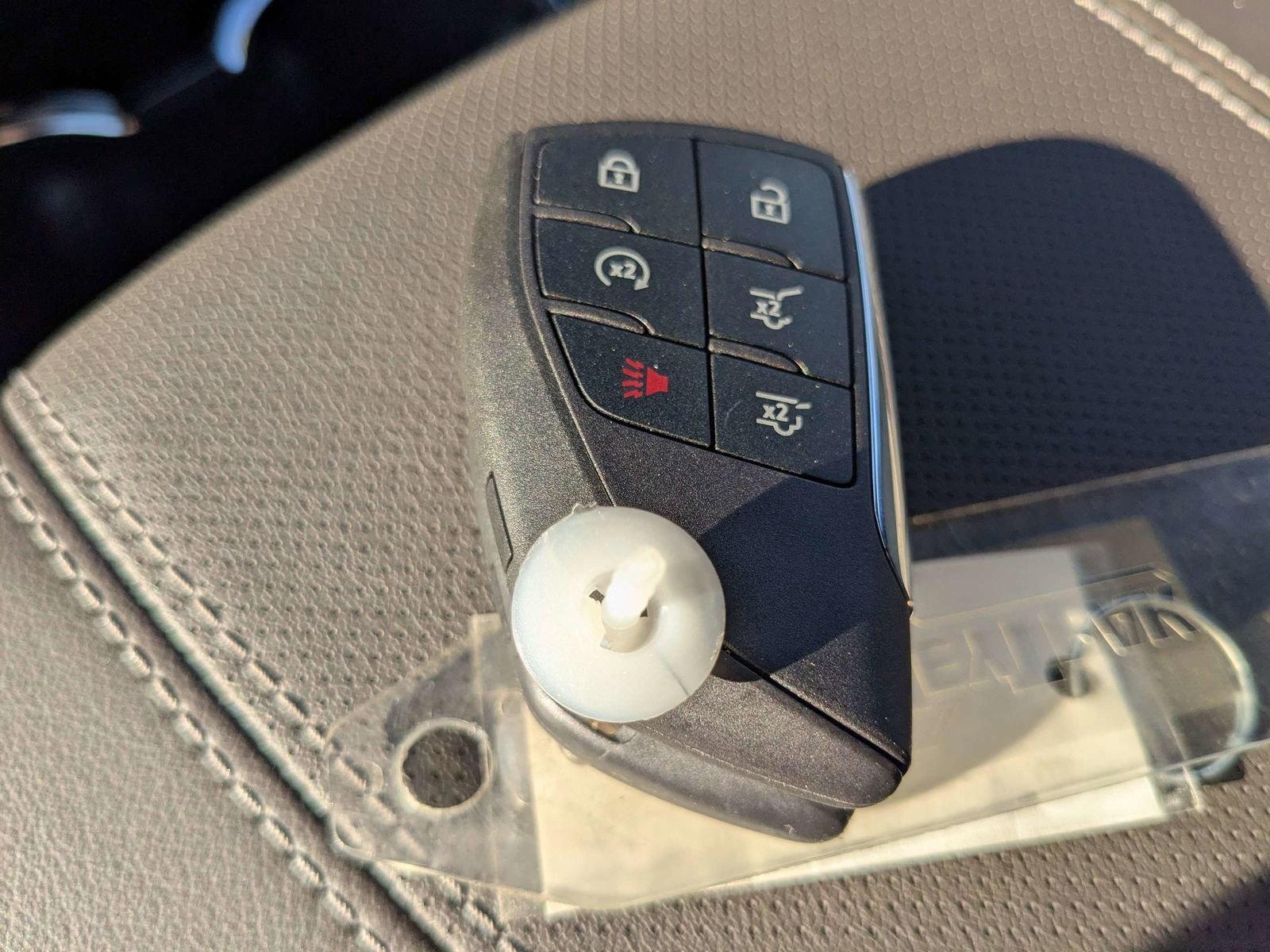 Used 2025 GMC Yukon Elevation image 35