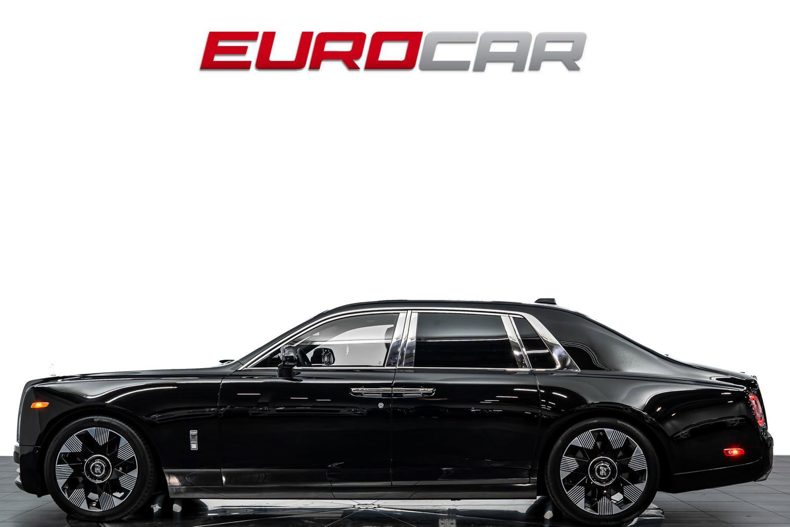 Used 2024 Rolls-Royce Phantom Sedan w/ The Phantom Package image 2
