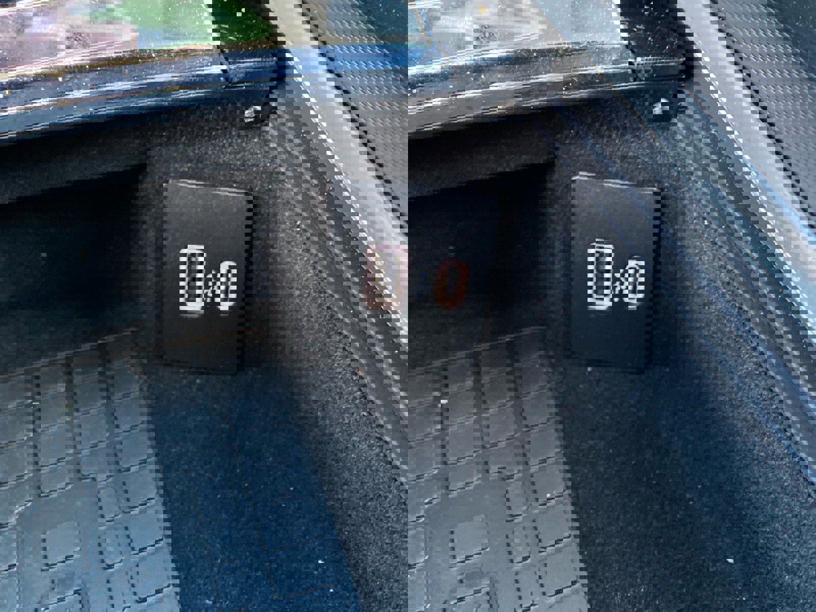 Used 2025 Lincoln Corsair Reserve image 13