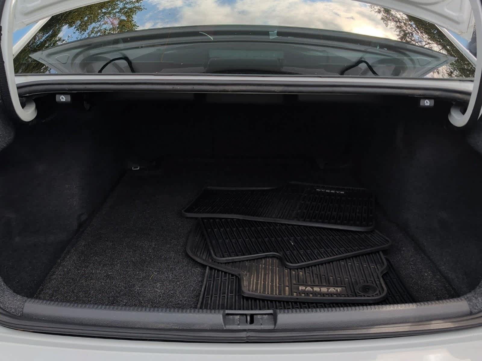Used 2021 Volkswagen Passat 2.0T R-Line w/ Luggage Net & Mats Package FWD image 33