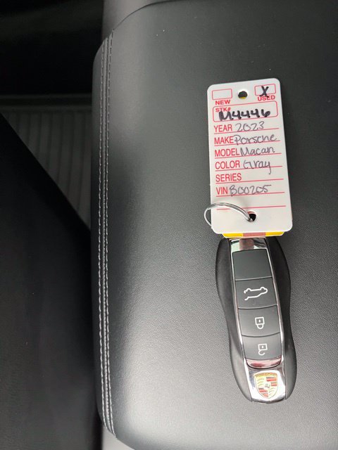 Used 2023 Porsche Macan w/ Premium Package Plus AWD/4WD image 46