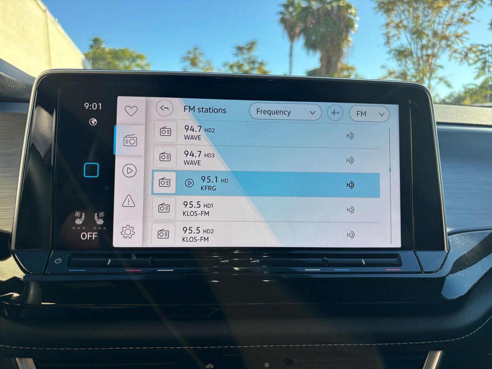 Used 2025 Volkswagen Atlas Cross Sport SE image 21