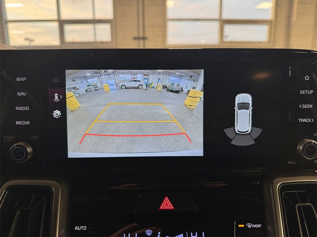 Certified 2022 Kia Sorento S w/ Panoramic Sunroof Package image 18