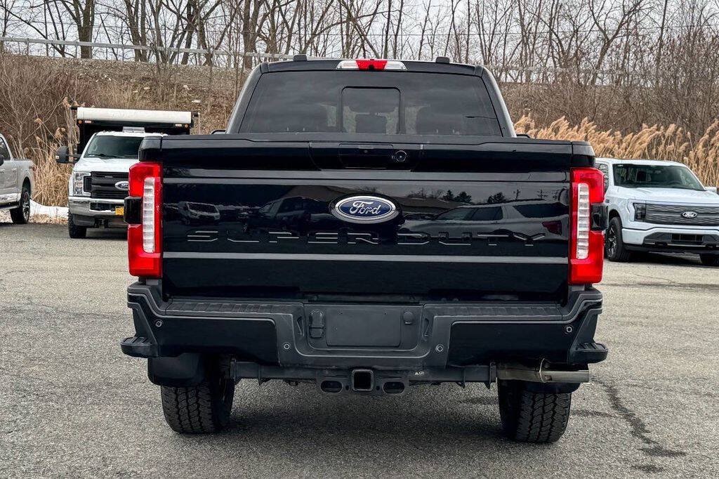 Used 2023 Ford F250 Lariat w/ Lariat Ultimate Package AWD/4WD image 4