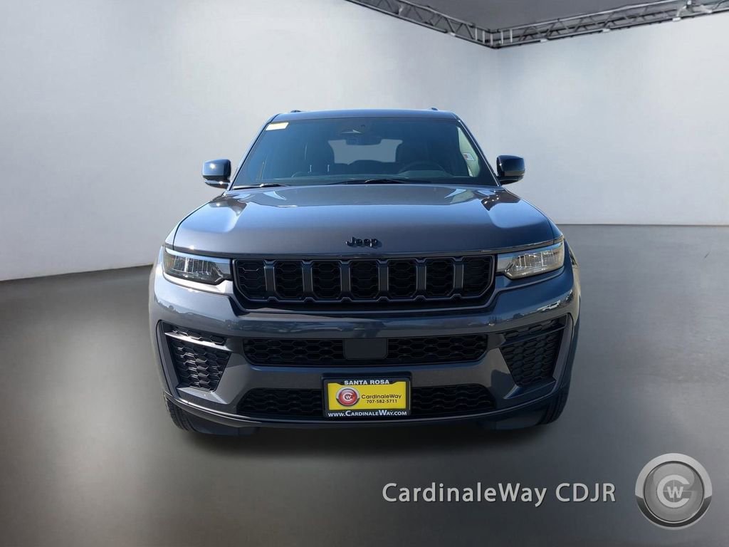 New 2026 Jeep Grand Cherokee Laredo image 2