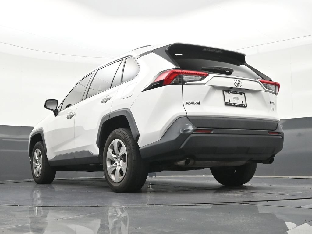 Used 2020 Toyota RAV4 LE FWD image 25