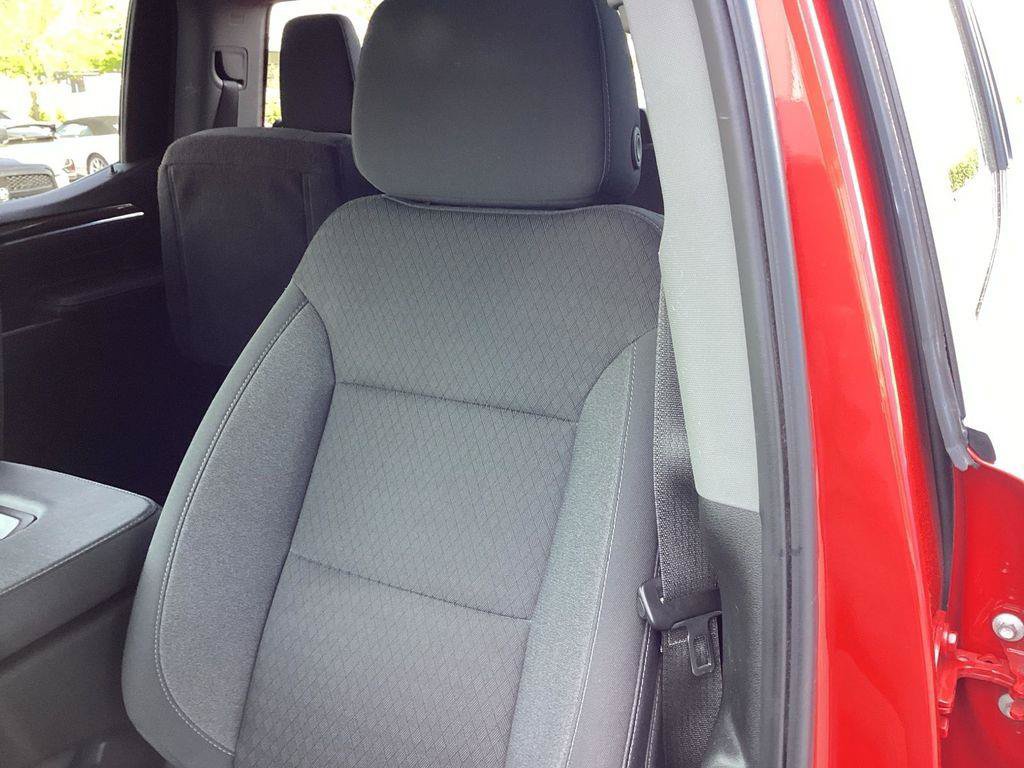 Used 2025 Chevrolet Silverado 1500 LT AWD/4WD image 11