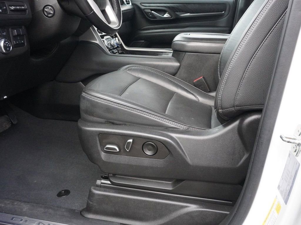 Used 2022 GMC Yukon XL Denali w/ Denali Premium Package image 31
