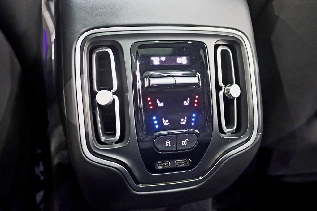 Used 2021 Aston Martin DBX AWD/4WD image 30