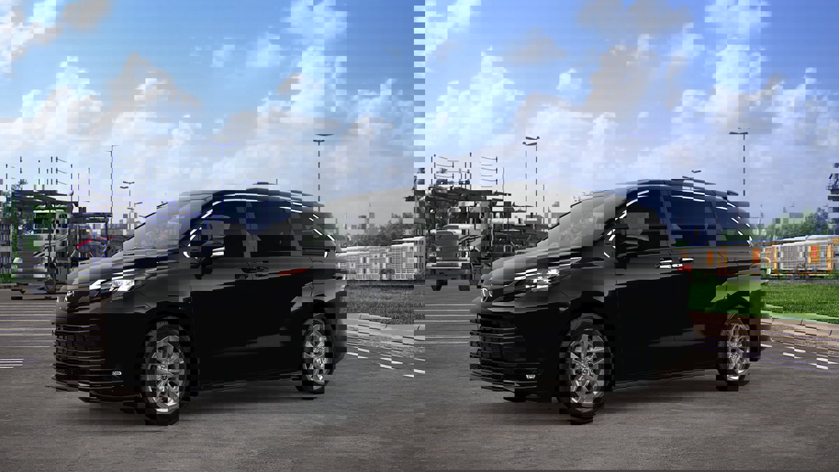 New 2026 Toyota Sienna XLE image 2