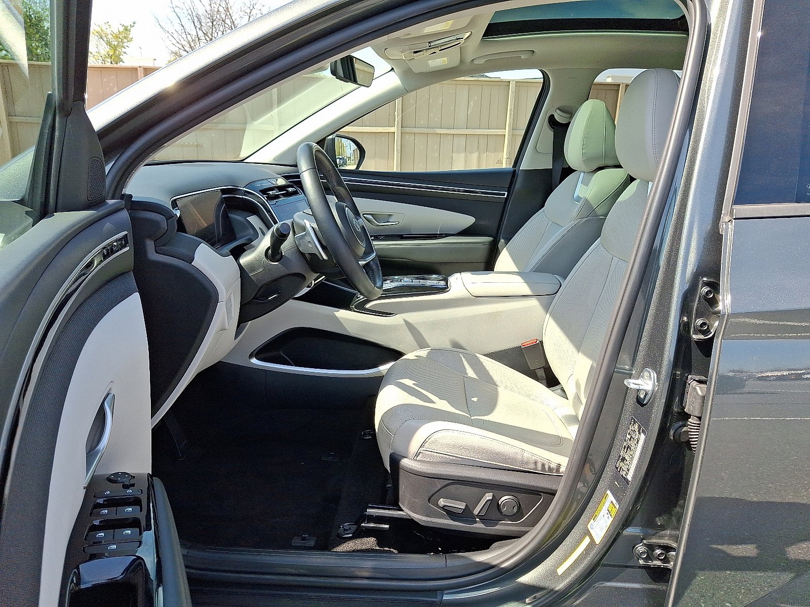 Used 2022 Hyundai Tucson Limited AWD/4WD image 16