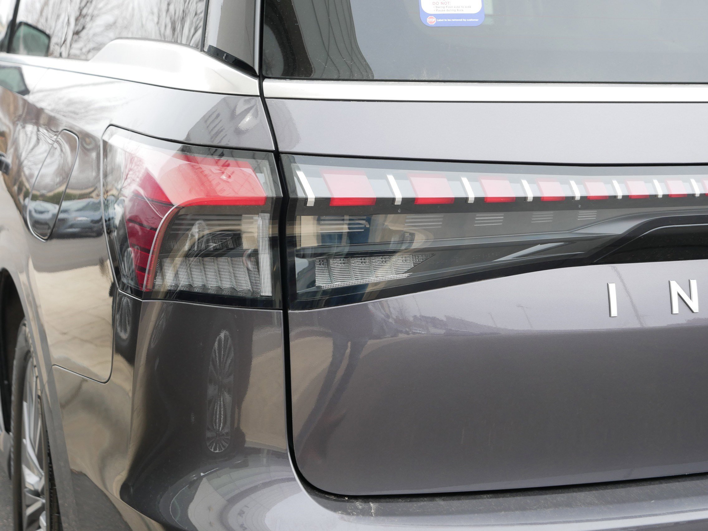 Certified 2025 INFINITI QX80 Luxe image 17