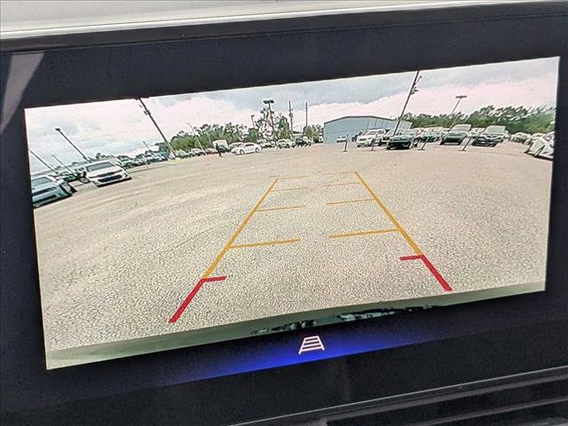 Used 2025 Chevrolet Trax LT w/ LT Convenience Package image 13