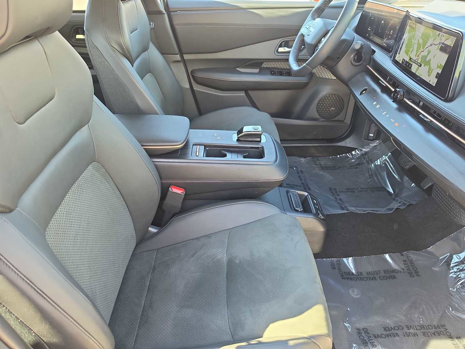 Used 2024 Nissan Ariya FWD image 18