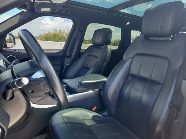 Used 2020 Land Rover Range Rover Sport HSE image 16