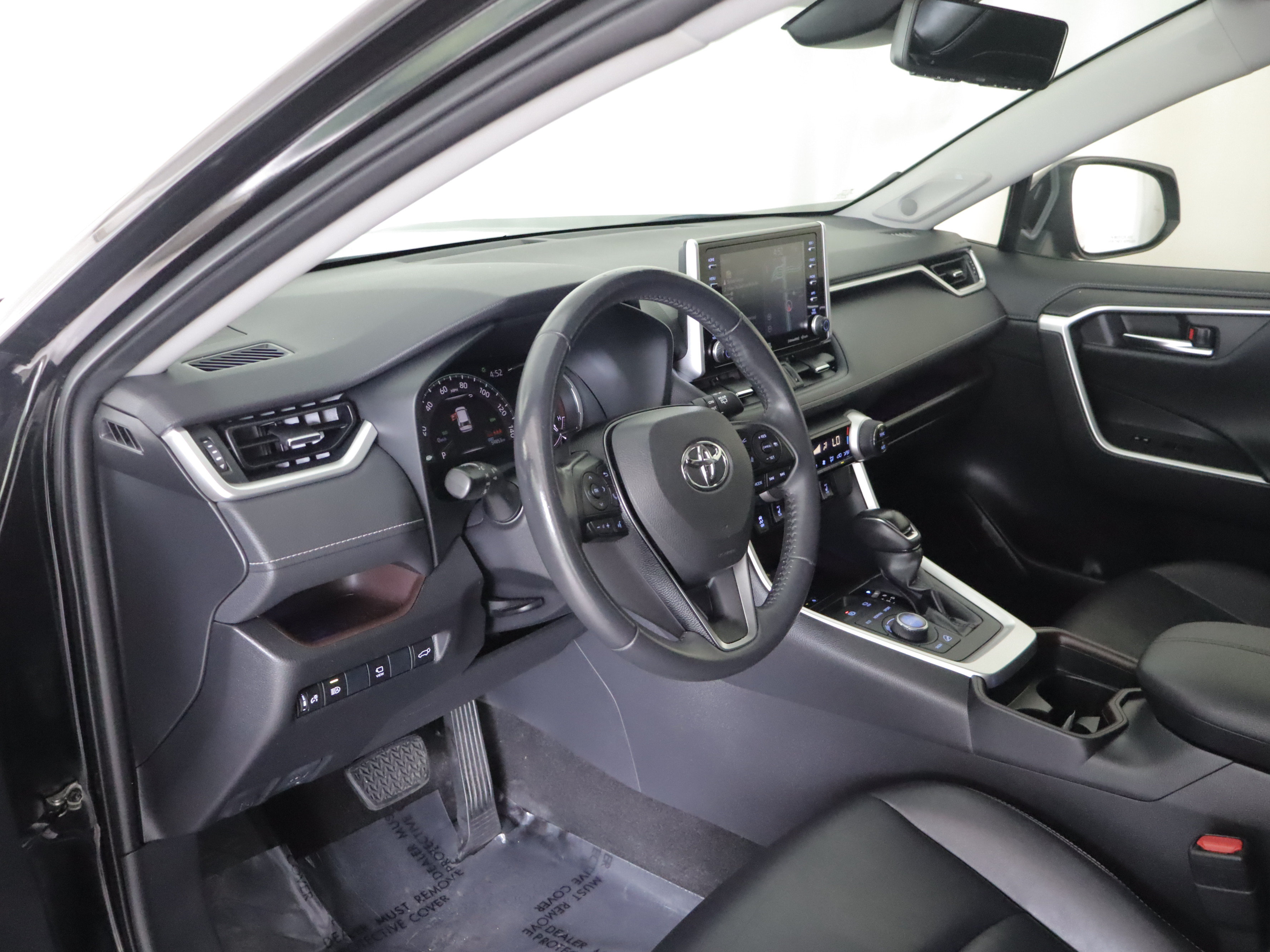 Used 2019 Toyota RAV4 Limited w/ Advanced Technology Package AWD/4WD image 11