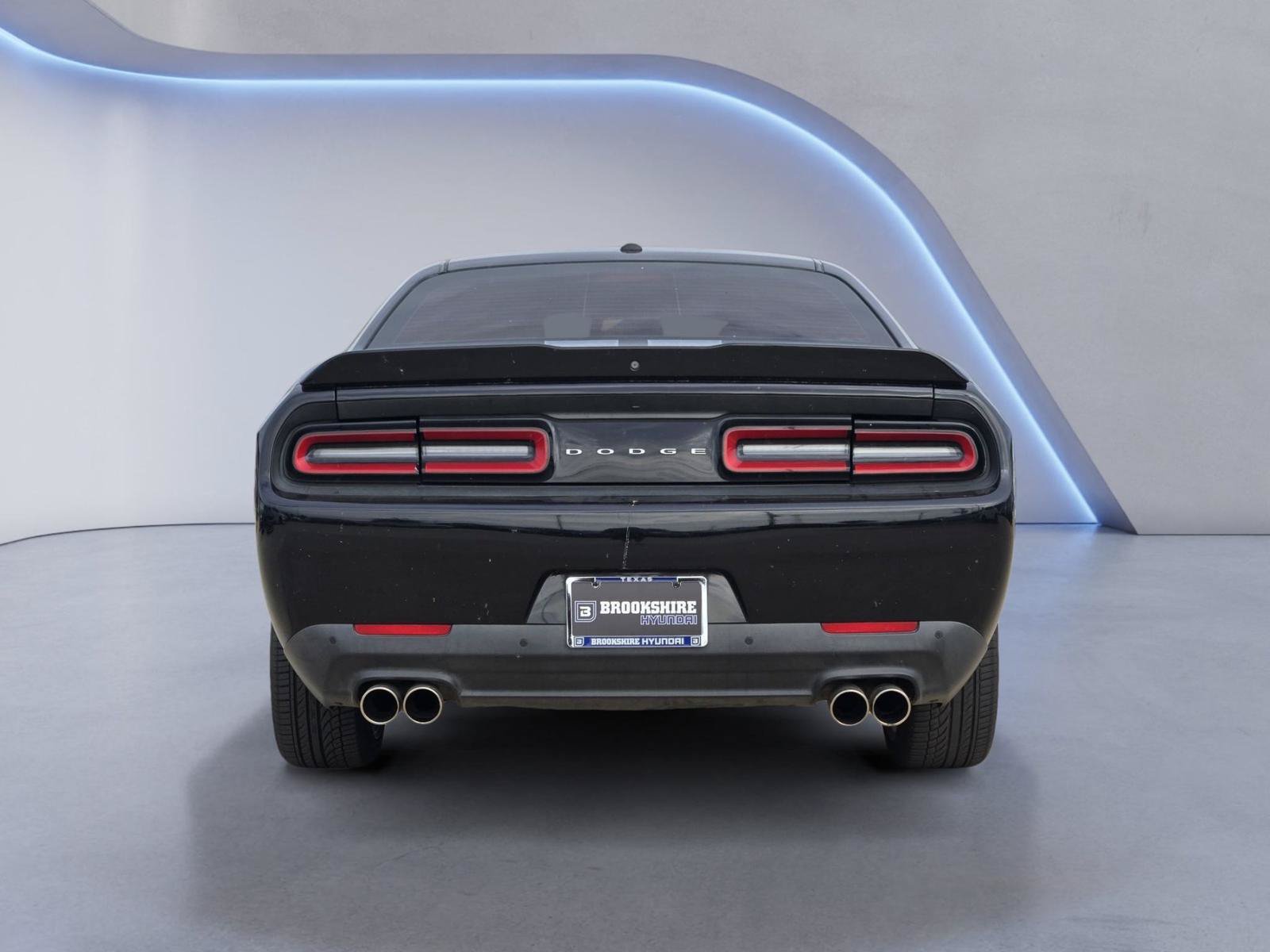 Used 2018 Dodge Challenger SXT RWD image 7