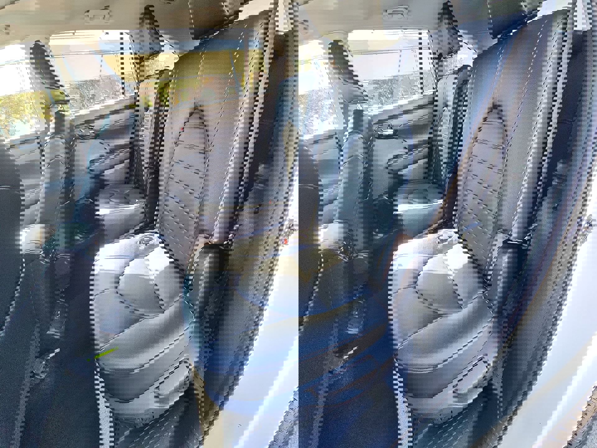 Used 2022 Toyota Highlander XLE image 25