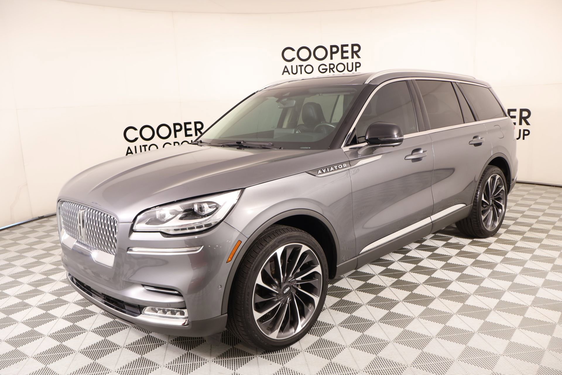 Used 2024 Lincoln Aviator Reserve w/ Equipment Group 201A image 10