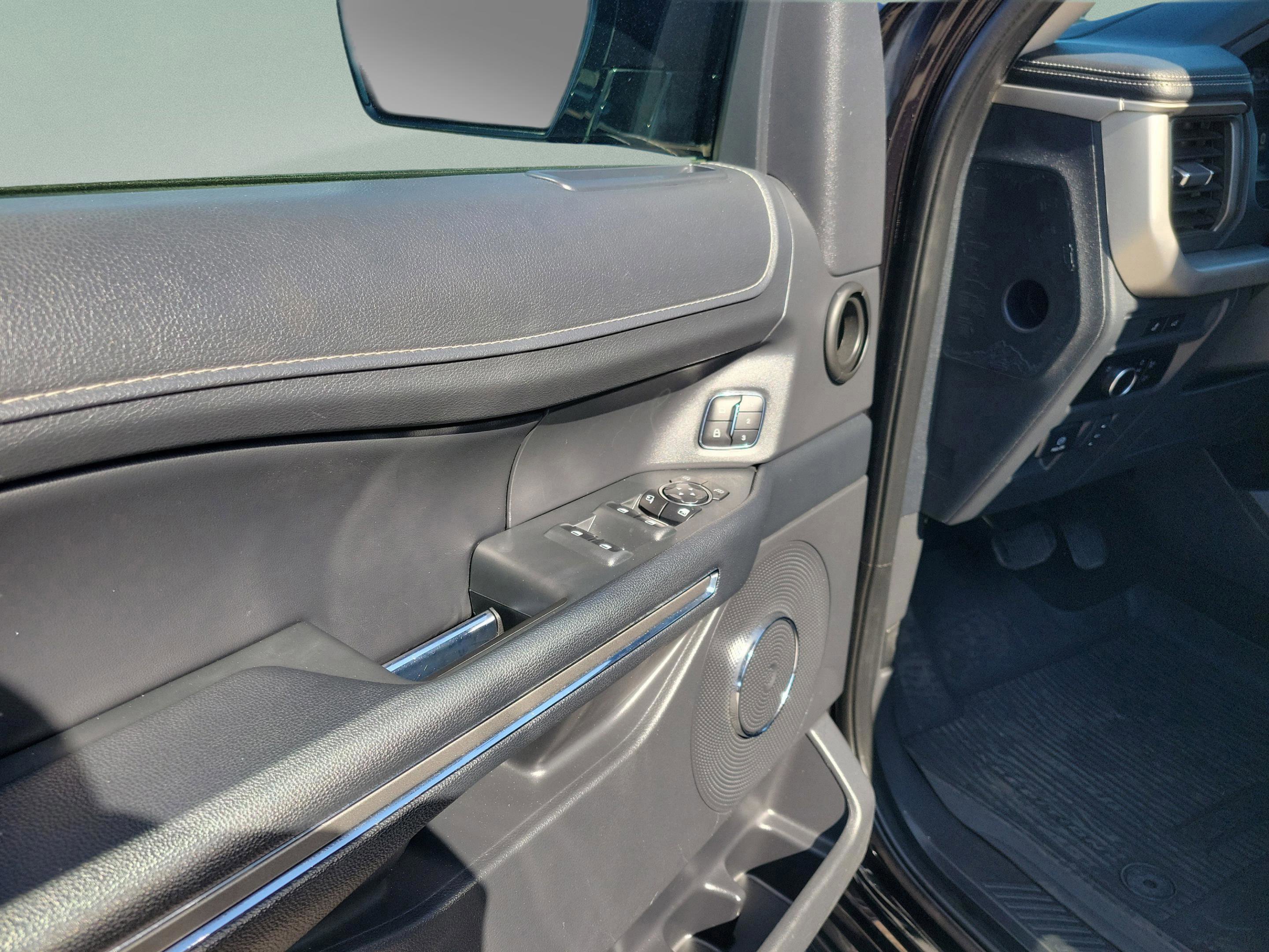 Used 2024 Ford Expedition XLT image 8