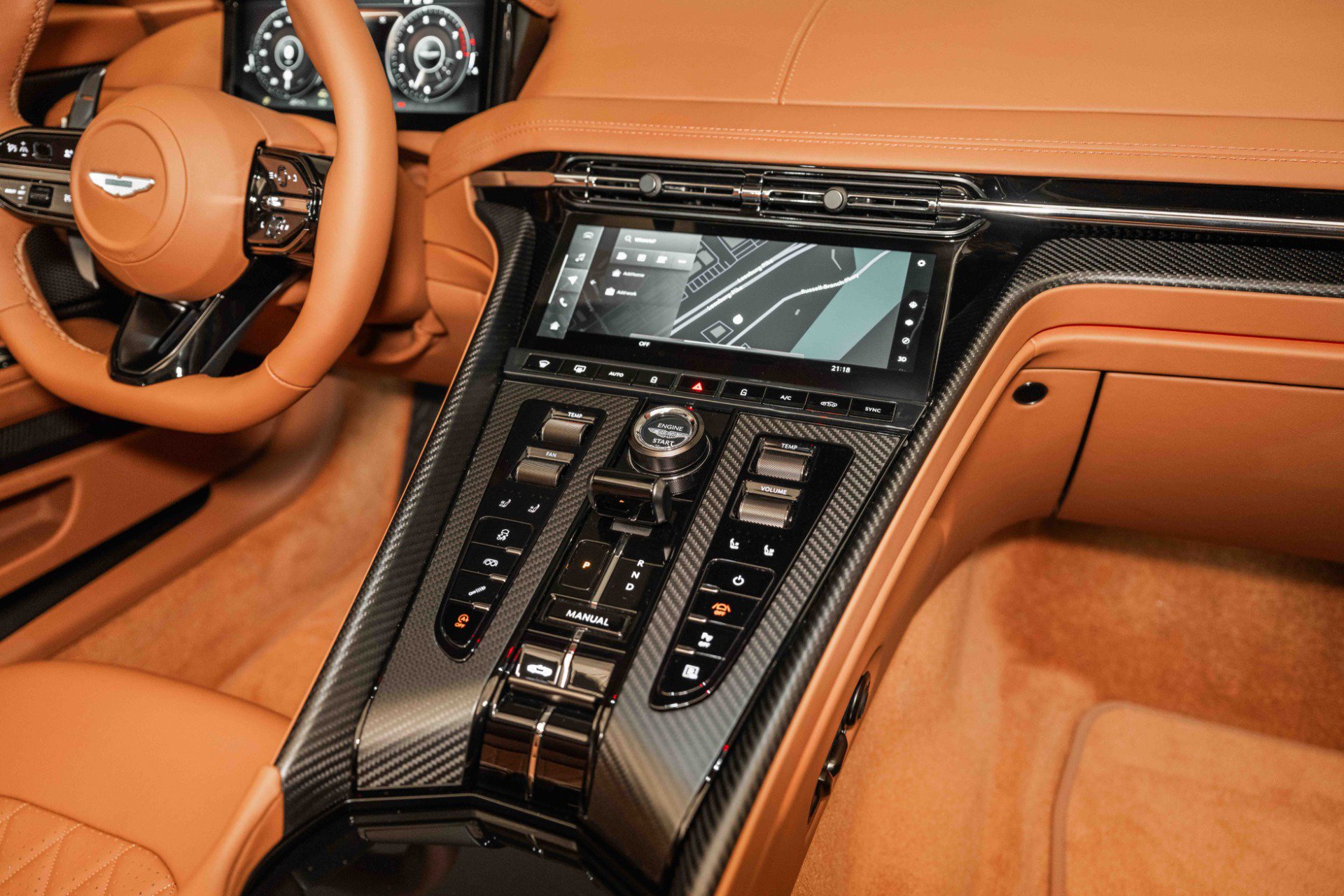 Used 2025 Aston Martin DB12 Convertible image 22