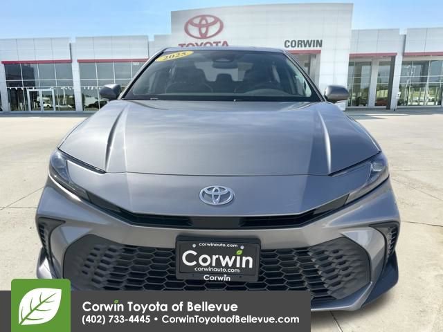 Used 2025 Toyota Camry SE image 8
