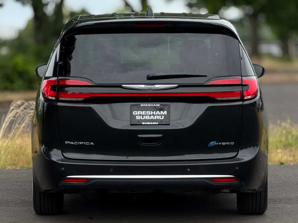 Used 2023 Chrysler Pacifica Touring-L FWD image 6