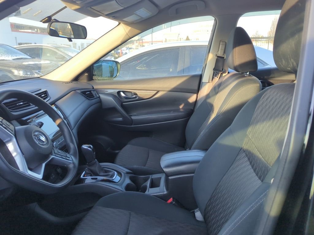 Used 2018 Nissan Rogue S image 6