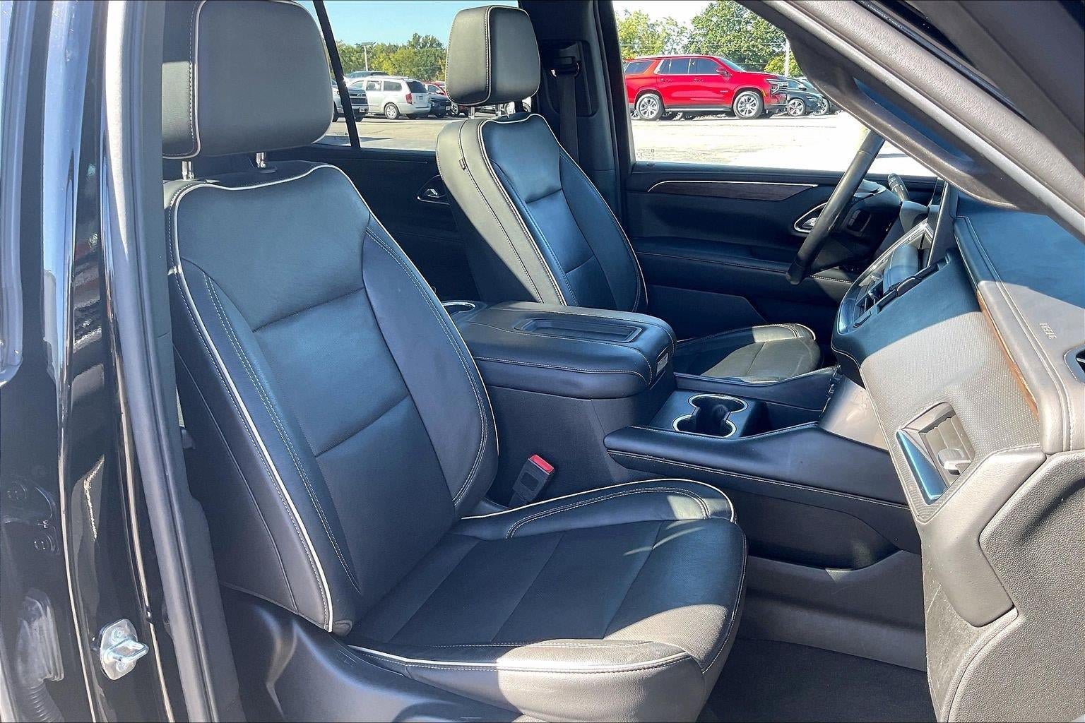 Used 2021 Chevrolet Tahoe Premier w/ Premium Package AWD/4WD image 7
