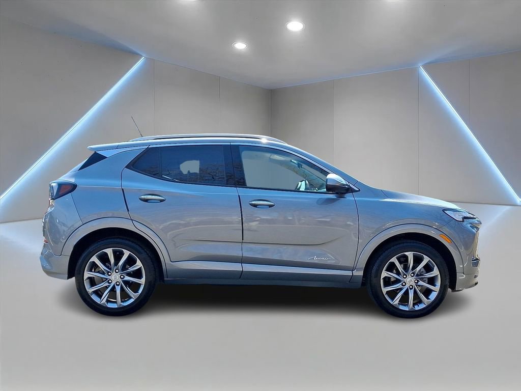 Used 2025 Buick Encore GX Avenir w/ Avenir Technology Package image 4