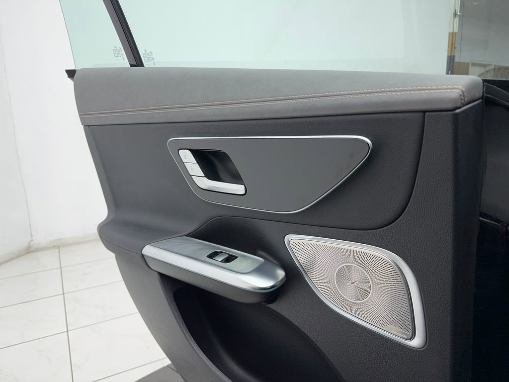 Used 2023 Mercedes-Benz EQE 500 4MATIC Sedan w/ Exclusive Trim Package image 45