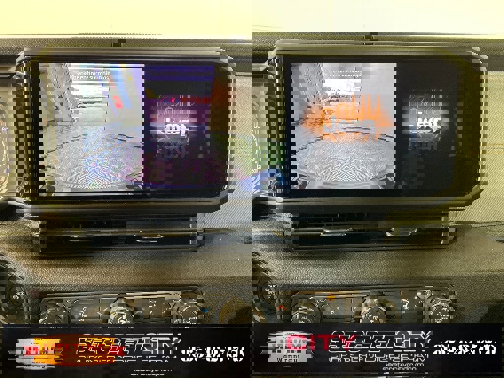 New 2025 Jeep Gladiator Sport image 21