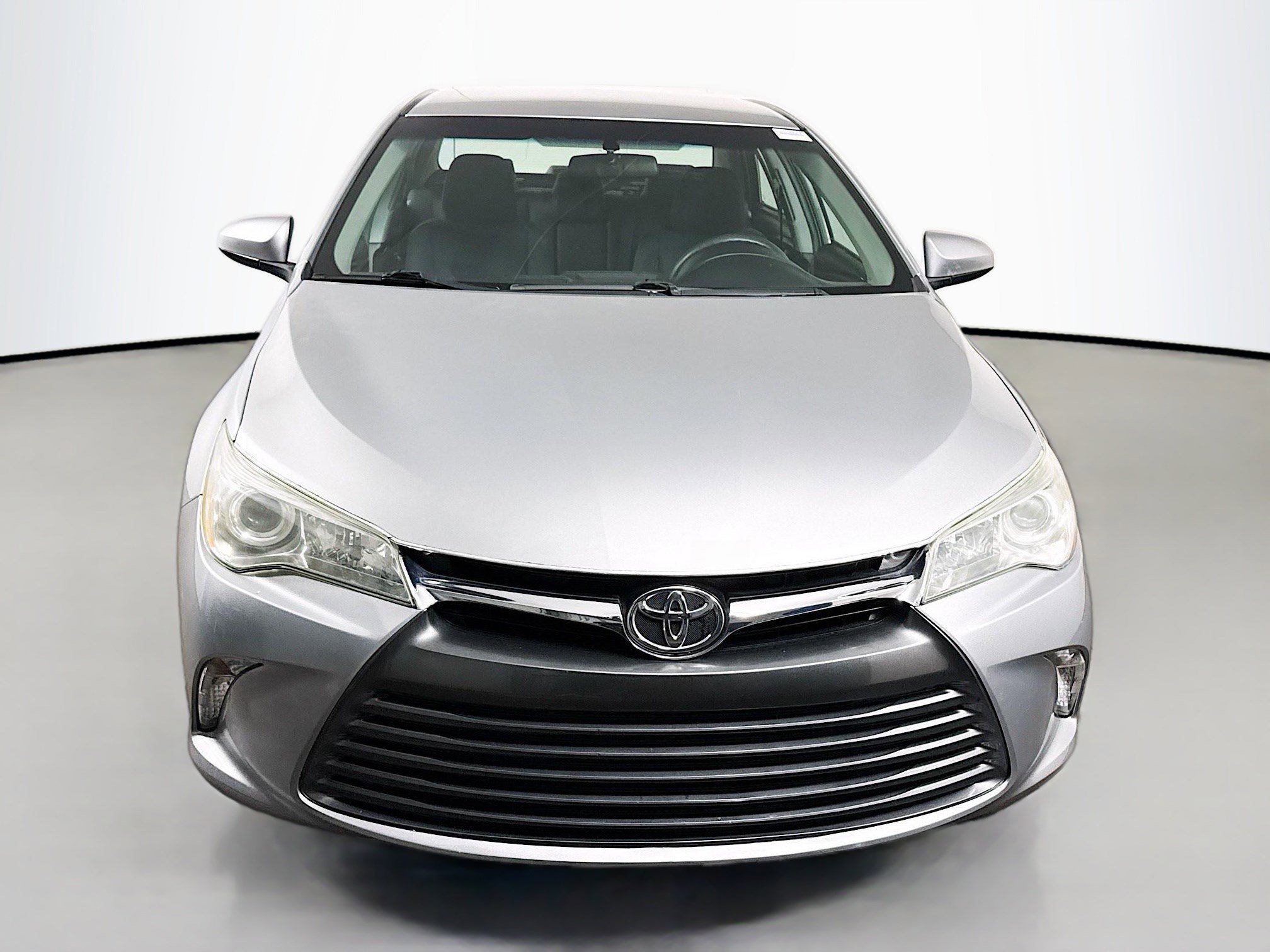 Used 2017 Toyota Camry LE image 2