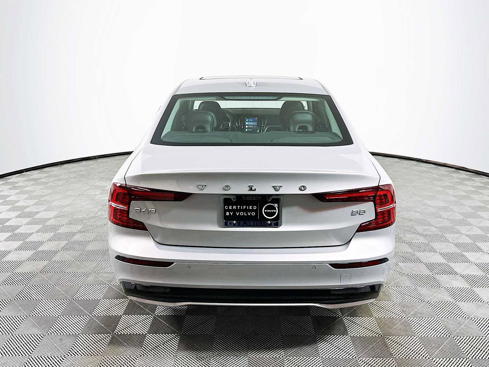 Used 2025 Volvo S60 B5 Core image 6