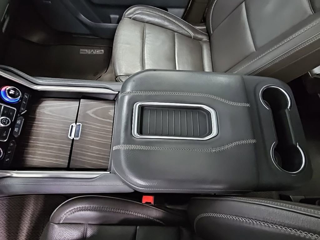 Used 2021 GMC Yukon Denali w/ Denali Premium Package image 24