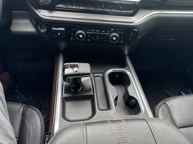 Used 2024 Chevrolet Silverado 1500 High Country w/ Technology Package AWD/4WD image 46