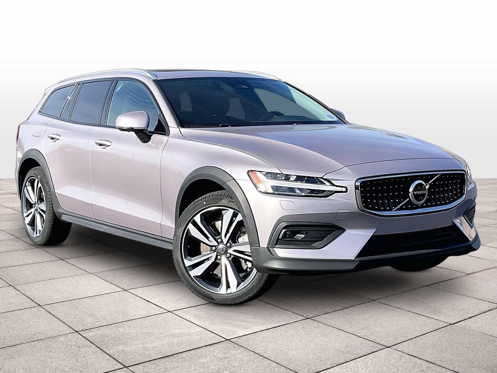 New 2026 Volvo V60 B5 Cross Country Plus w/ Climate Package AWD/4WD image 2