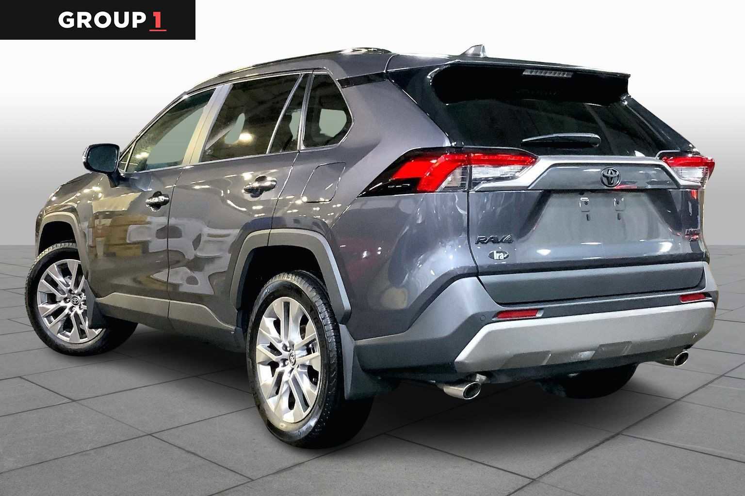 Used 2025 Toyota RAV4 Limited image 11