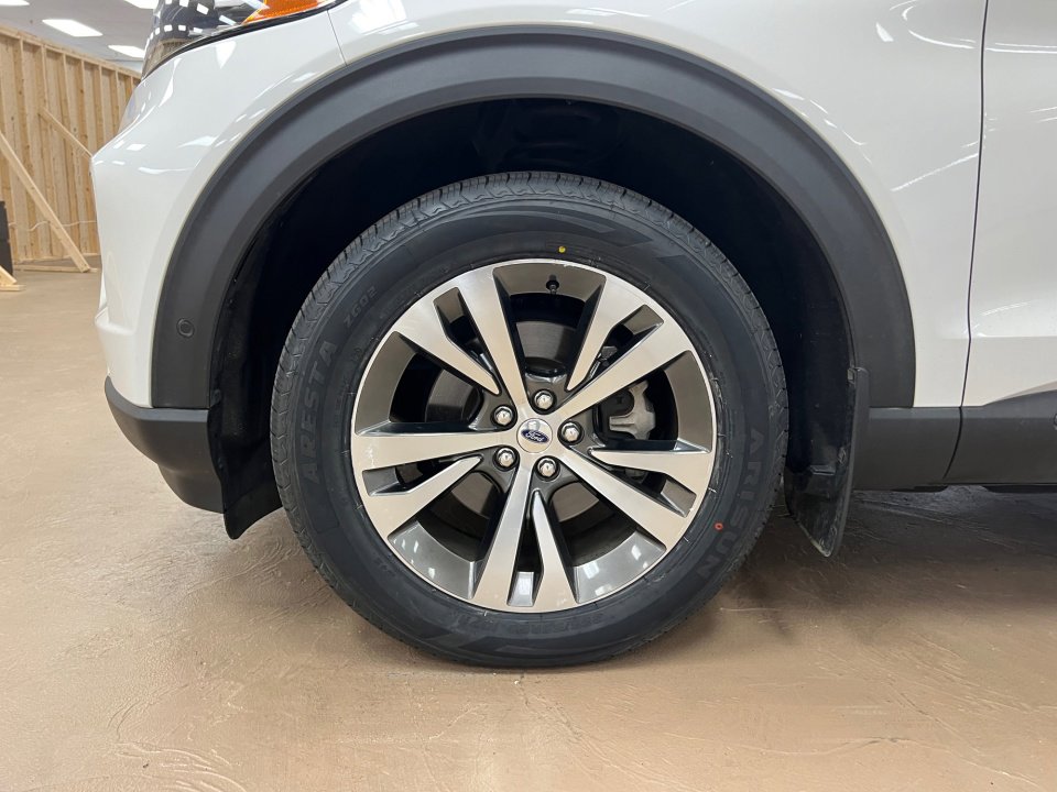 Used 2020 Ford Explorer Platinum image 31