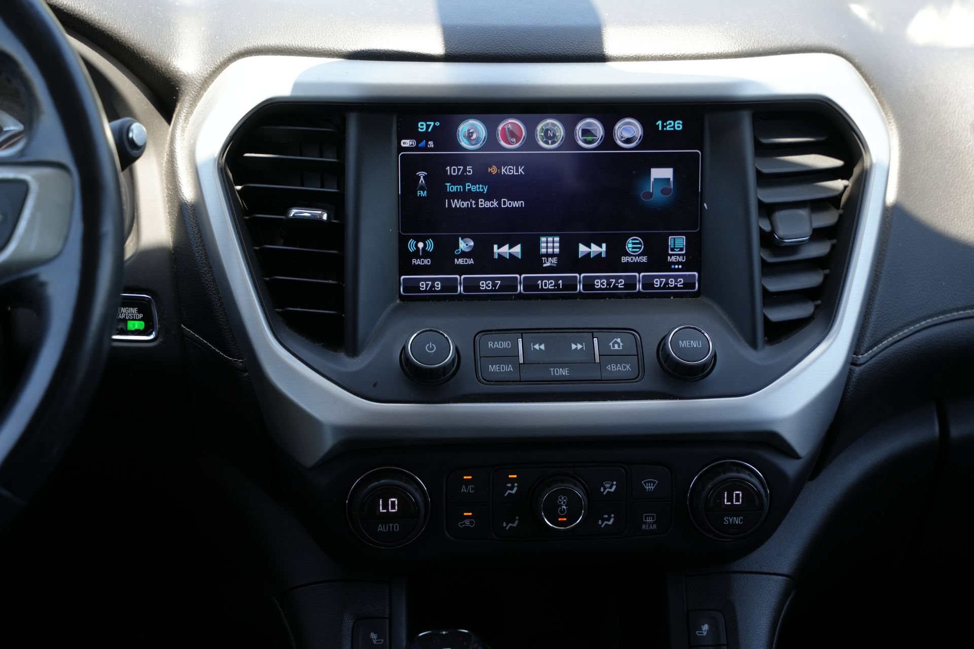 Used 2017 GMC Acadia SLT FWD image 9