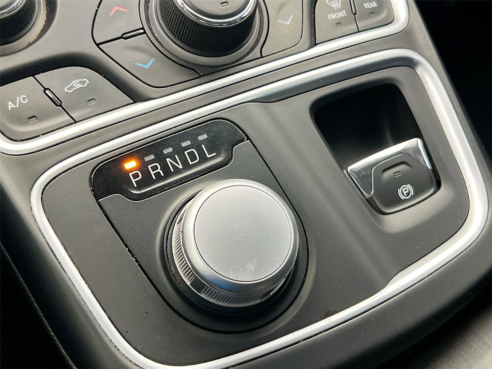 Used 2015 Chrysler 200 Limited w/ Convenience Group FWD image 15