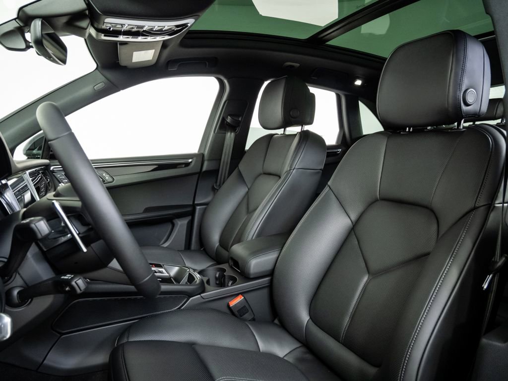 New 2026 Porsche Macan image 5