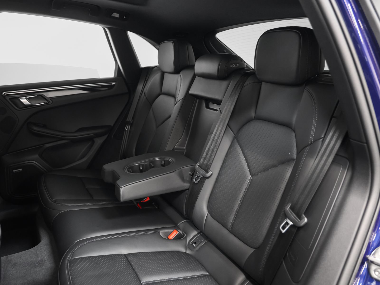 New 2026 Porsche Macan AWD/4WD image 39